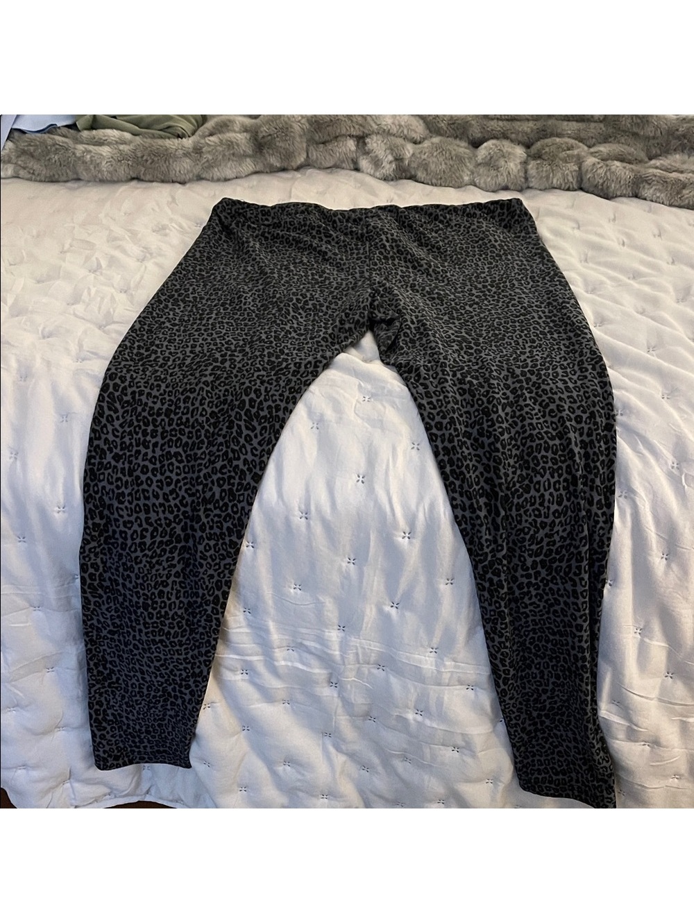 Time and Tru | L | Dark Leopard Print Leggings - Picture 7 of 7